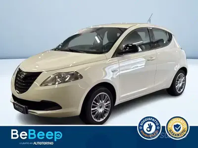 Usado Lancia Ypsilon 69 HP (50 kW) 2015 Branco Citadino