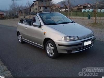 Usata Fiat Punto Cabriolet 90 CV (66 kW) 1996 Grigio Cabrio