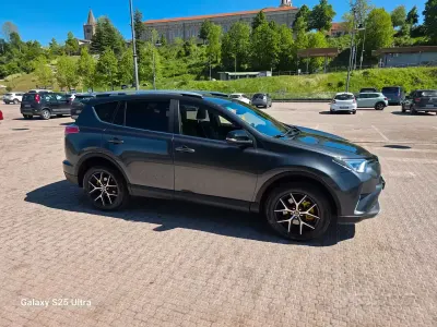 Usata Toyota RAV4 143 CV (105 kW) 2016 Grigio SUV