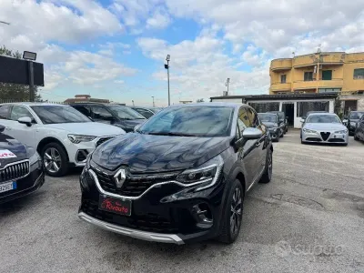 Käytetty Renault Captur Techno 91 HP (66 kW) 2024 Musta Katumaasturi