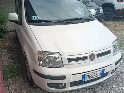 Usata Fiat Panda Emotion 69 CV (50 kW) 2011 Bianco Utilitaria