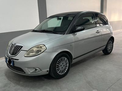 Usata Lancia Ypsilon 90 CV (66 kW) 2008 Grigio Utilitaria