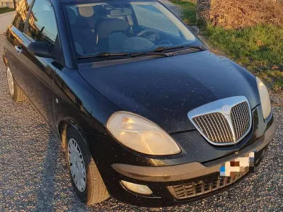 Usata Lancia Ypsilon 69 CV (50 kW) 2006 Nero Utilitaria