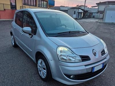 Grigio Usata 2010 Renault Modus Dynamique Monovolume | 3500 € (Buon prezzo)