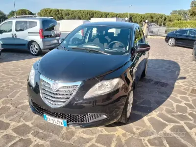Usata Lancia Ypsilon 69 CV (50 kW) 2014 Nero Utilitaria