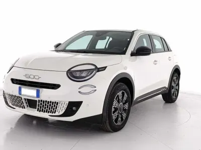 Usata Fiat 600 145 CV (106 kW) 2025 Bianco SUV