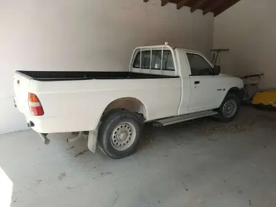 Usata Mitsubishi L200