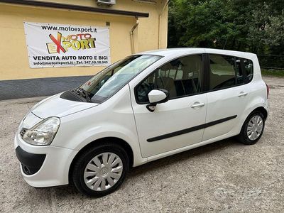 Usata Renault Modus 103 CV (75 kW) 2012 Bianco Monovolume