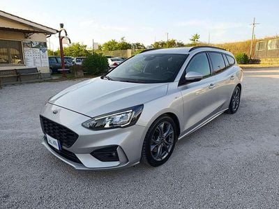 Argento Usata 2020 Ford Focus ST-Line Station wagon | 13.500 € (Buon prezzo)