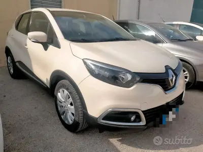 Usata Renault Captur 90 CV (66 kW) 2014 Beige SUV