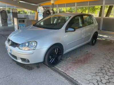 Usata VW Golf 102 CV (75 kW) 2008 Monovolume