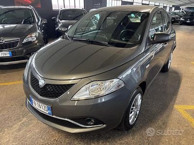 Usata Lancia Ypsilon Platinum 85 CV (62 kW) 2016 Grigio Utilitaria