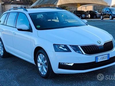 Usata Skoda Octavia Executive 116 CV (85 kW) 2017 Bianco Station wagon