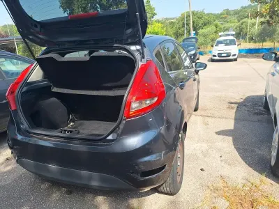 Usata Ford Fiesta Titanium 68 CV (50 kW) 2009 Grigio Berlina