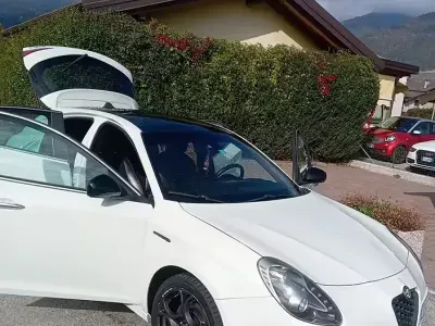 Usata Alfa Romeo Giulietta 170 CV (125 kW) 2013 Bianco Utilitaria