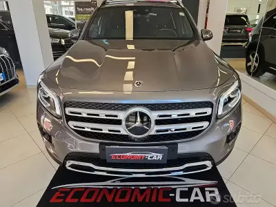 Usata Mercedes GLB200 150 CV (110 kW) 2020 Grigio SUV