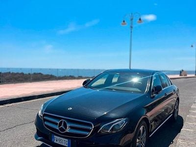 Usata Mercedes E220 Business 194 CV (142 kW) 2019 Nero Berlina