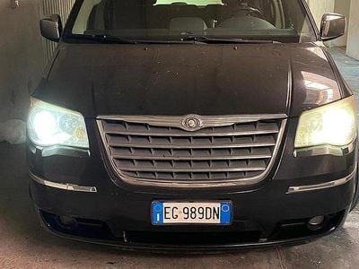 Usata Chrysler Voyager 163 CV (119 kW) 2010 Nero Monovolume