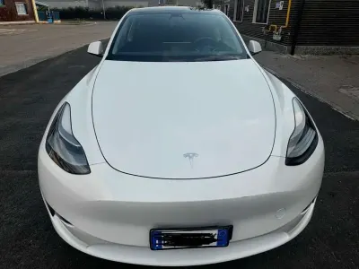 Usata Tesla Model Y 152 kW (208 CV) 2023 Bianco SUV