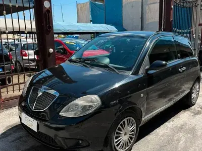 Usata Lancia Ypsilon 77 CV (56 kW) 2010 Nero Utilitaria