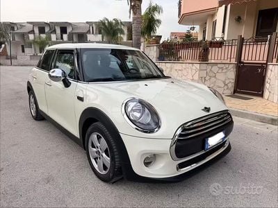 Usata Mini Cooper D 95 CV (69 kW) 2016 Beige Utilitaria