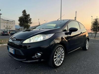 Usata Ford Fiesta Titanium 95 CV (69 kW) 2011 Nero Utilitaria