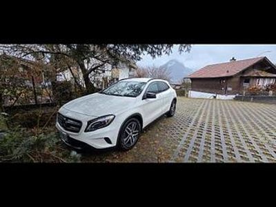 Usata Mercedes GLA200 136 CV (100 kW) 2016 Bianco SUV