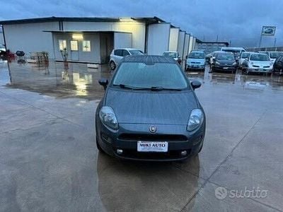 Usata Fiat Punto Street 77 CV (56 kW) 2015 Grigio Berlina