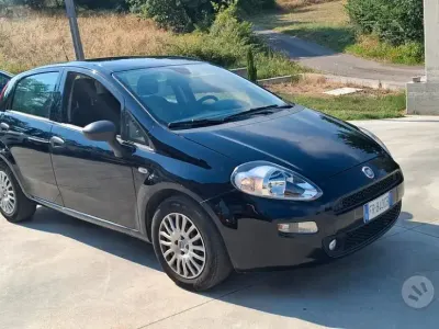 Usata Fiat Punto Street 95 CV (69 kW) 2018 Bluazzurro Utilitaria