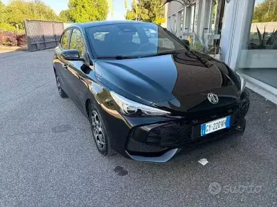 Usata MG MG3 115 CV (84 kW) 2025 Nero Utilitaria