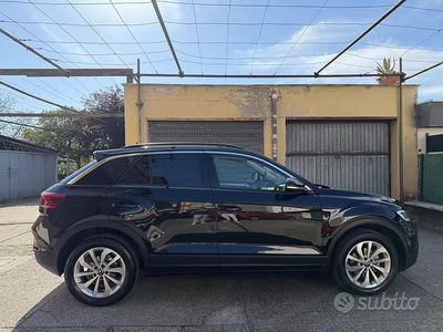 Usata VW T-Roc Edition 116 CV (85 kW) 2024 Nero SUV