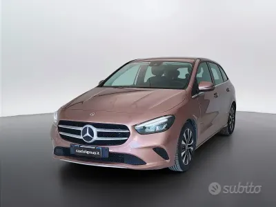 Usata Mercedes B180 116 CV (85 kW) 2022 Ros gold met. Utilitaria