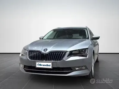Usata Skoda Superb Style 190 CV (139 kW) 2019 Grigio Station wagon