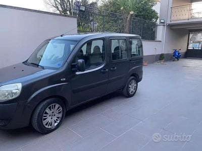 Käytetty Fiat Doblò 120 HP (88 kW) 2009 Harmaa Tila-auto