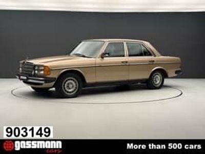 Usata Mercedes 200 109 CV (80 kW) 1982 Oro Berlina