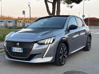 Usata Peugeot 208 GT-line 102 CV (75 kW) 2020 Argento Utilitaria