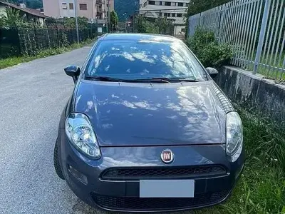 Usata Fiat Punto Street 69 CV (50 kW) 2015 Grigio Utilitaria