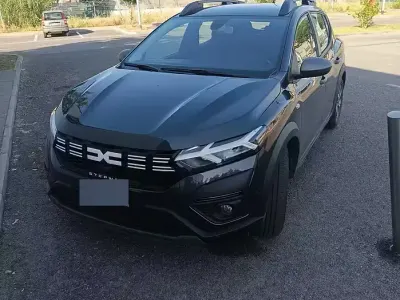 Usata Dacia Sandero 101 CV (74 kW) 2023 Grigio Berlina