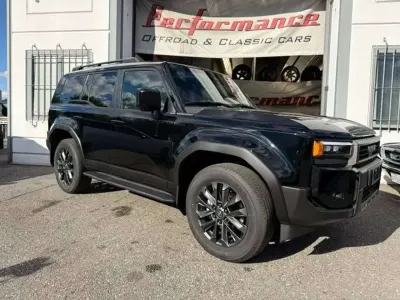 Nuova Toyota Land Cruiser Lounge 205 CV (150 kW) 2026 Nero attitude mica SUV