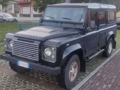 Gebraucht Land Rover Defender SE 122 PS (89 kW) 2008 Schwarz Kombi