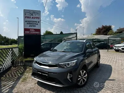 Usata Kia Stonic Style 82 CV (60 kW) 2021 Grigio SUV
