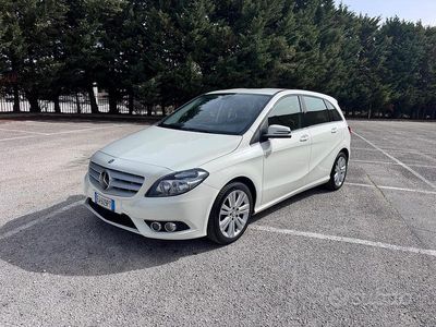 Usata Mercedes B180 Executive 108 CV (79 kW) 2014 Bianco Monovolume