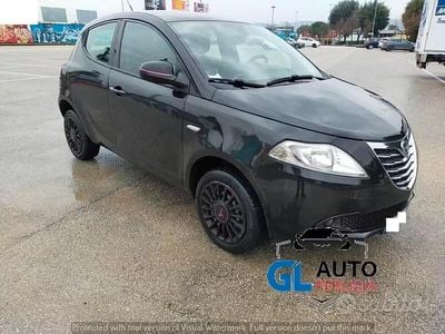 Begagnad Lancia Ypsilon 85 HK (62 kW) 2014 Svart Halvkombi