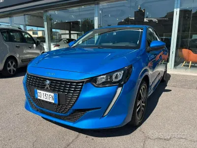 Usata Peugeot 208 Allure 102 CV (75 kW) 2021 Blu Utilitaria