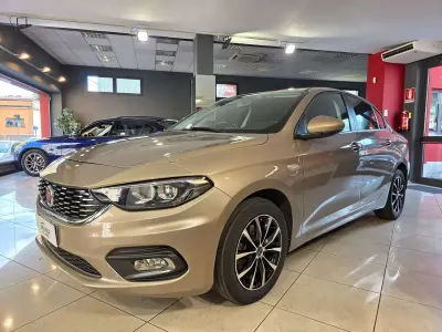 Usata Fiat Tipo Easy 95 CV (69 kW) 2019 Beige Berlina