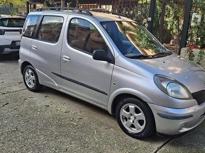 Grigio Usata 2000 Toyota Yaris Verso Monovolume | 2500 € (Buon prezzo)