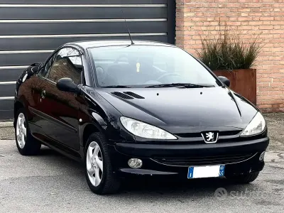 Usata Peugeot 206 109 CV (80 kW) 2002 Nero Cabrio