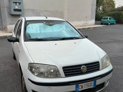 Usata Fiat Punto 60 CV (44 kW) 2004 Bianco Utilitaria