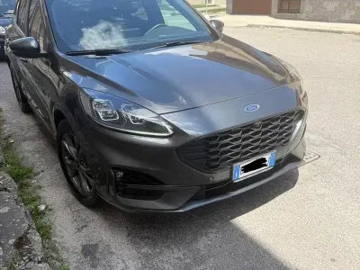 Usata Ford Kuga ST-Line X 120 CV (88 kW) 2023 Grigio SUV