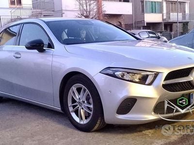 Usata Mercedes A180 Business 116 CV (85 kW) 2019 Grigio Berlina